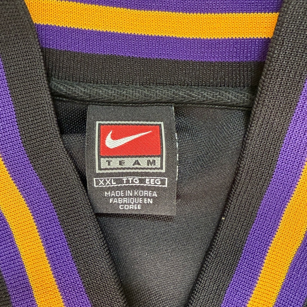 Los Angeles Lakers 1961 Vintage Team Issue Basketball Jersey - Picture 3 of 3